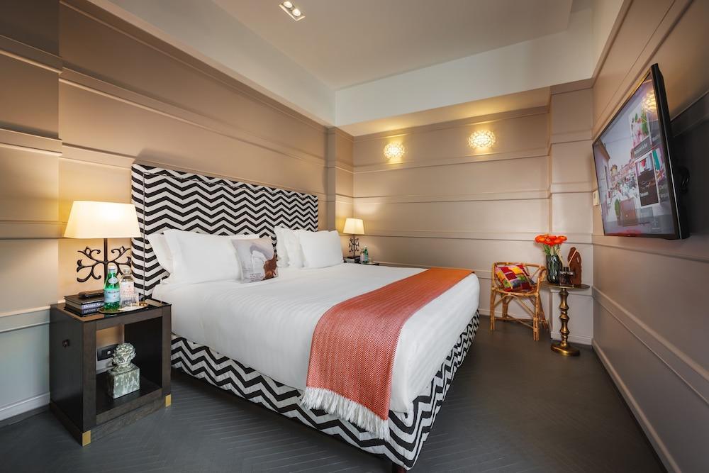 Singer Palace Hotel Roma Room Type - Deluxe Junior Suite Singer Palace Hotel Roma Room Type - Deluxe Junior Suite