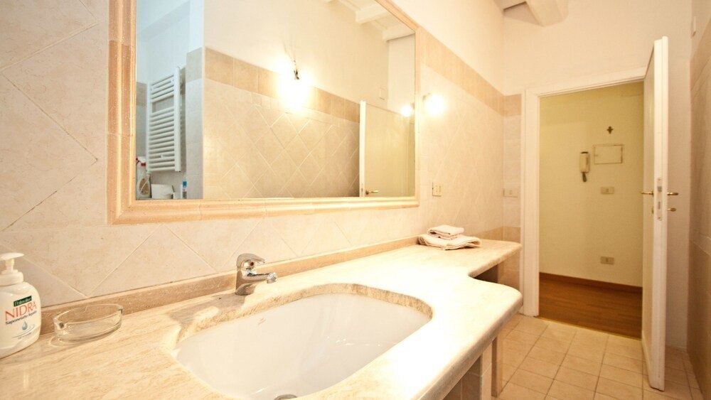 Rental in Rome Bernini - Tap to explore photos