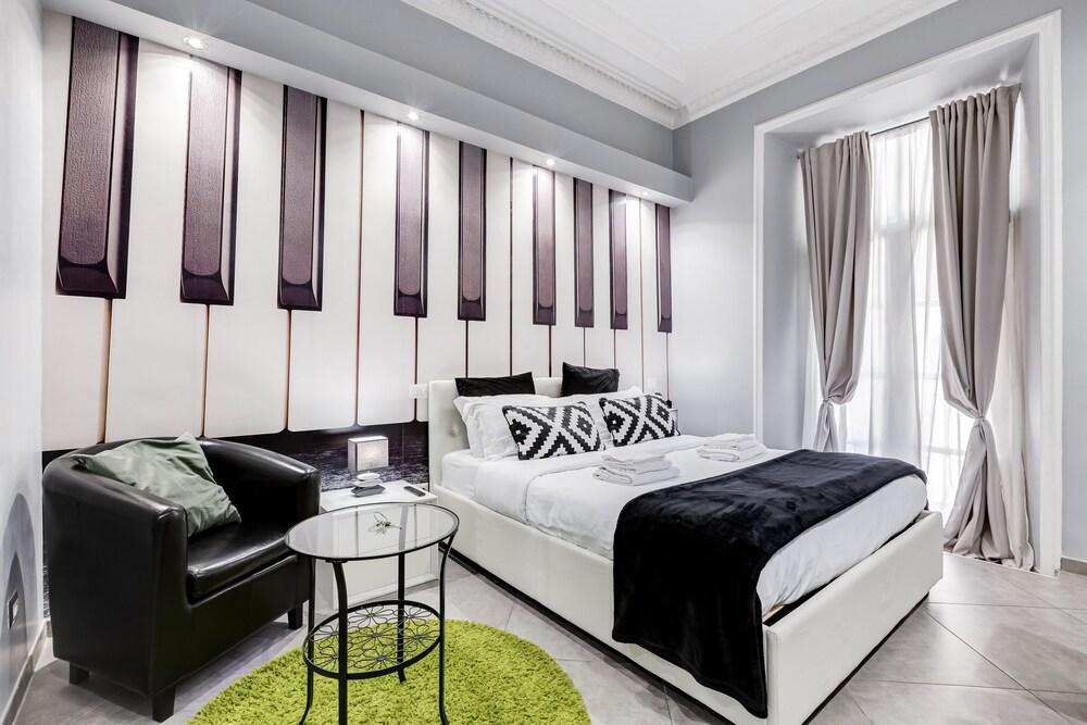 Maison Degli Artisti Suites Room Type - Deluxe Double Room, 1 Queen Bed, Balcony (Balcone) Maison Degli Artisti Suites Room Type - Deluxe Double Room, 1 Queen Bed, Balcony (Balcone)