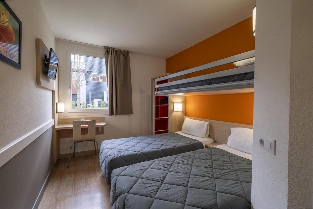 Premiere Classe Roissy - Aéroport CDG - Le Mesnil Amelot Room Type - Standard Room, 3 Twin Beds