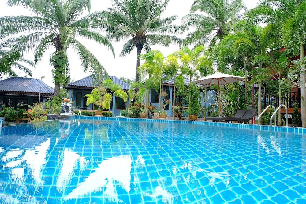 Palmthien Pool Villa Aonang - Tap to explore photos