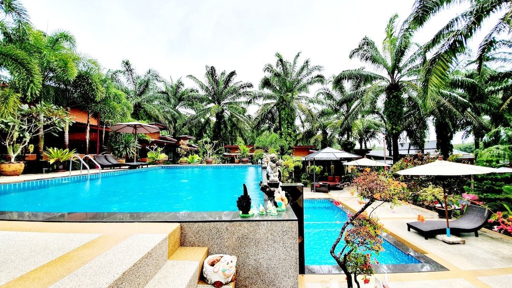 Palmthien Pool Villa Aonang - Tap to explore photos