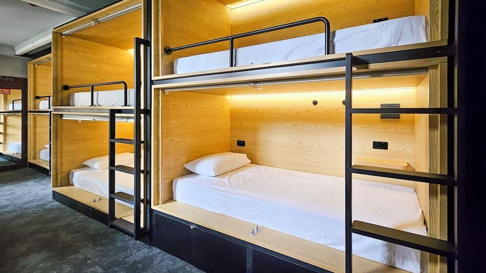 The Capsule Hotel - Hostel Room Type - Female Capsule