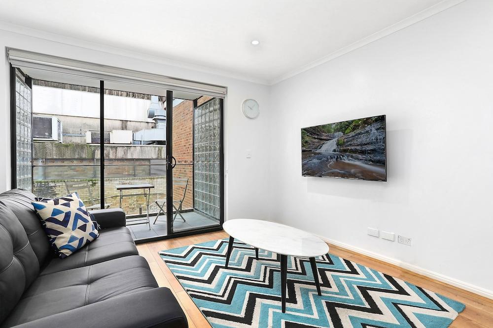 Balmain Modern Apartments - Tap to explore photos