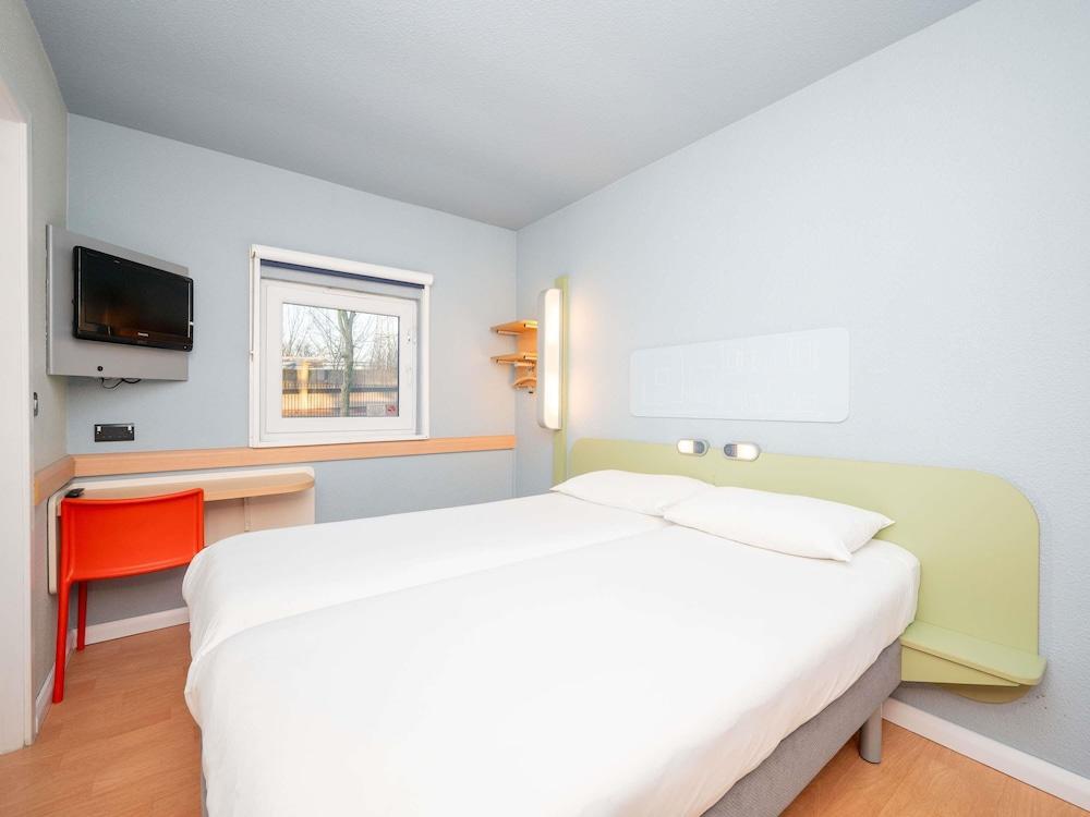 ibis budget London Barking Room Type - Twin Room, 2 Twin Beds
