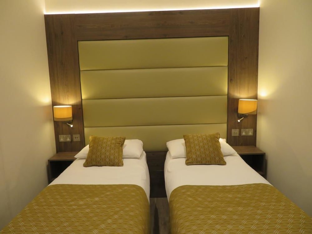 Glendale Hyde Park Hotel Room Type - Twin Room