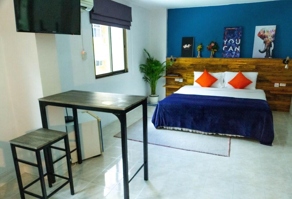 BE Baan Paradise Hotel - Tap to explore photos