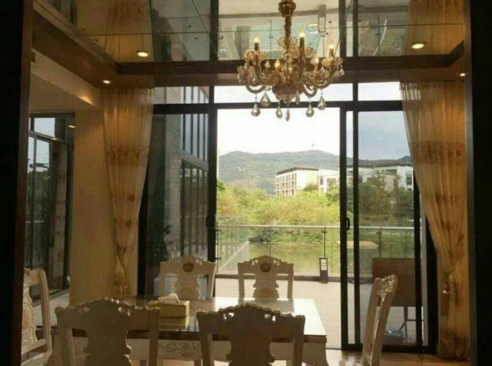 Moon River Lake View Villa - Tap to explore photos