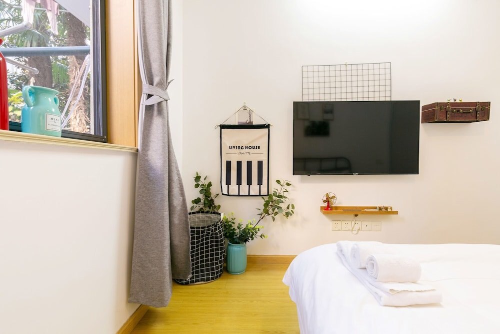 Henry's Apartment - Jiande Road - Tap to explore photos