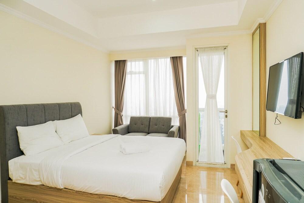 Fully Furnished Studio Menteng Park Apartment