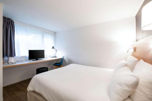Comfort Hotel Rungis Orly - Tap to explore photos