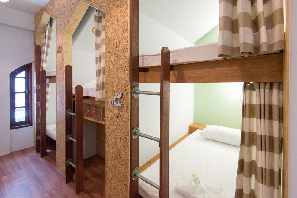Barn and Bed Hostel Room Type - Dorm 5 female beds