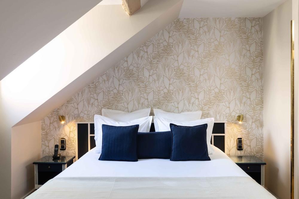 Hotel Queen Mary Paris Room Type - Superior Double Room