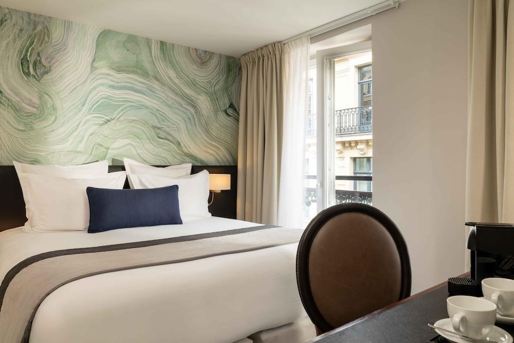Hotel Queen Mary Paris Room Type - Deluxe Double Room