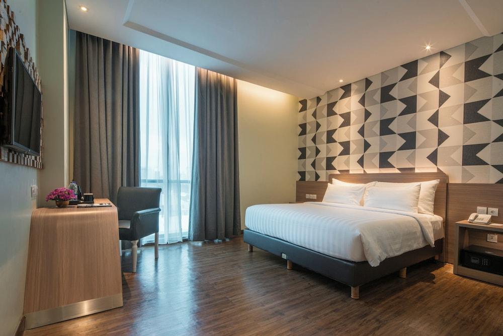 Luminor Hotel Pecenongan Jakarta by WH Room Type - Executive Double Room