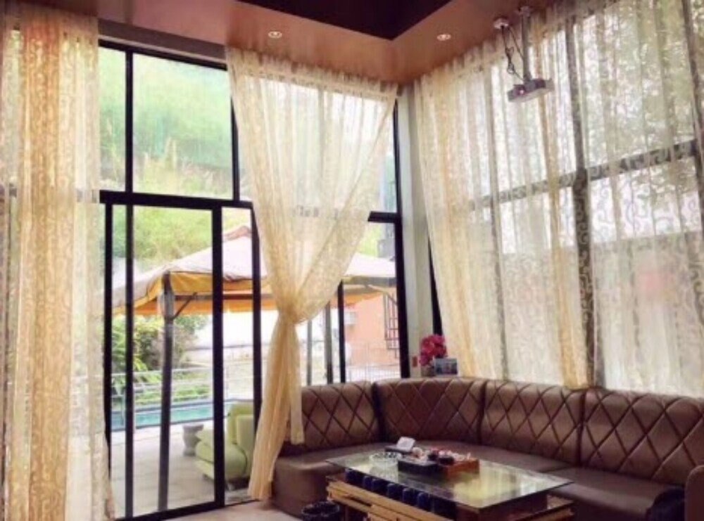 Moon River Villa No 6 - Tap to explore photos