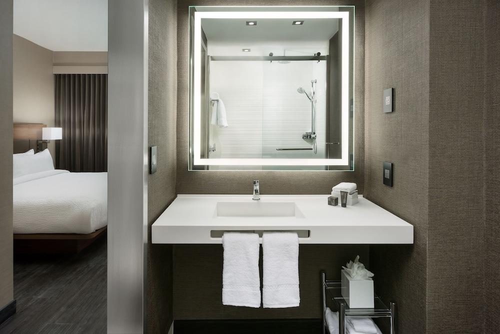 AC Hotel by Marriott New York Times Square - Tap to explore photos