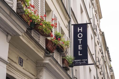 Hôtel Rendez-vous Batignolles - Tap to explore photos