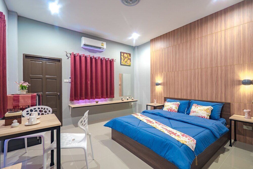 Penyos Residence Room Type - Deluxe Double Room with Balcony