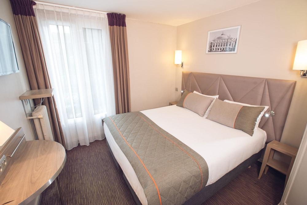 Timhotel Paris Gare Montparnasse - Tap to explore photos