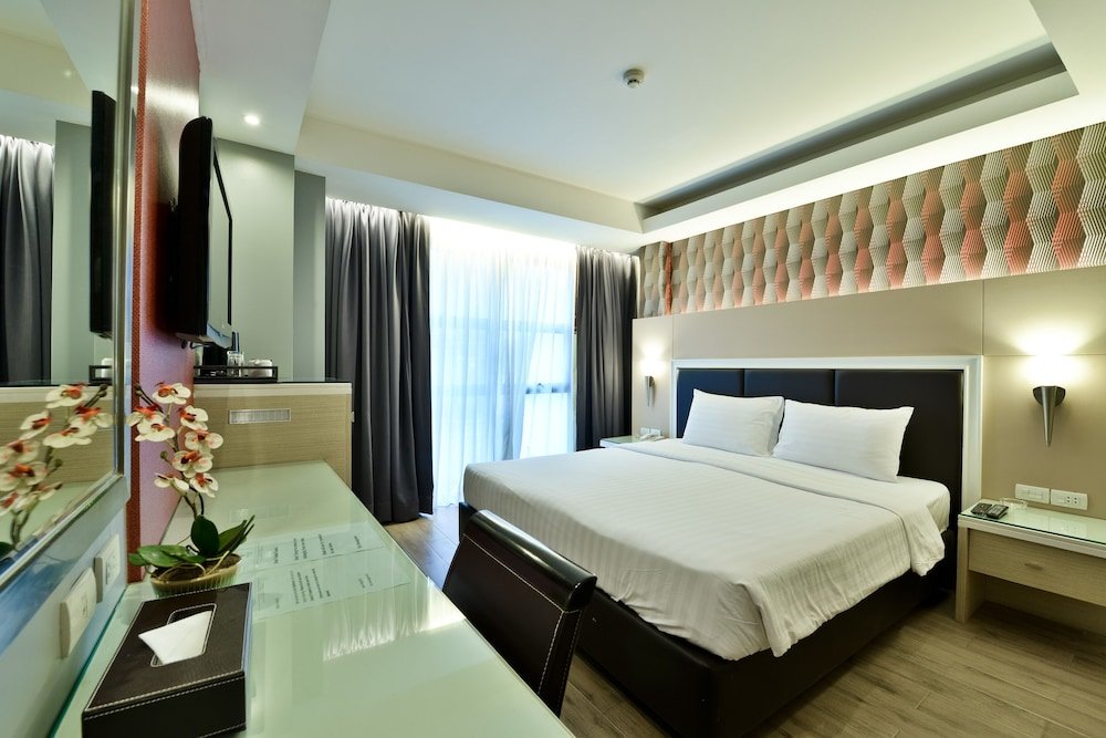 Prestige Suites Nana Room Type - Deluxe Double Room