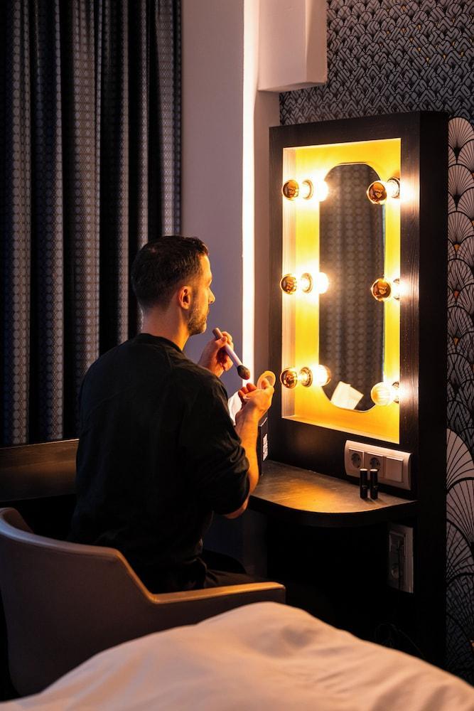 NYX Hotel Amsterdam Rembrandt Square - Tap to explore photos