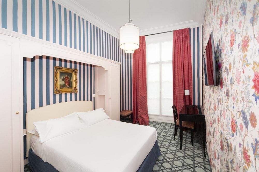 Hotel Saint Germain Room Type - Standard Double Room, Bathtub