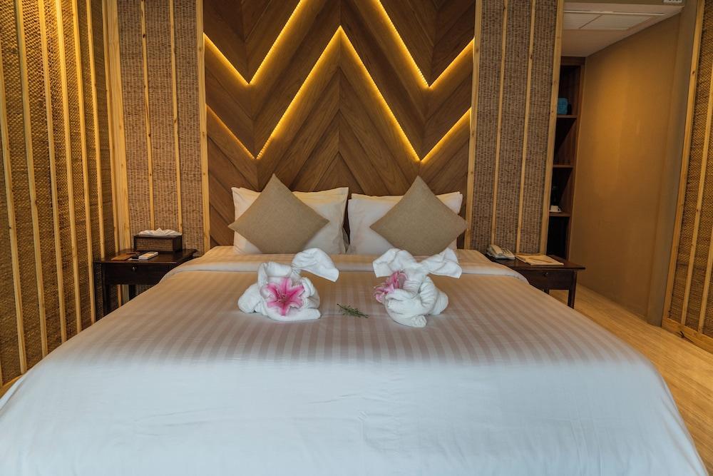 Adarin Beach Resort Room Type - Beachfront Villa