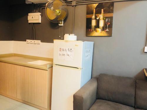 Hi Backpackers - Hong Kong Hostel Group - Tap to explore photos