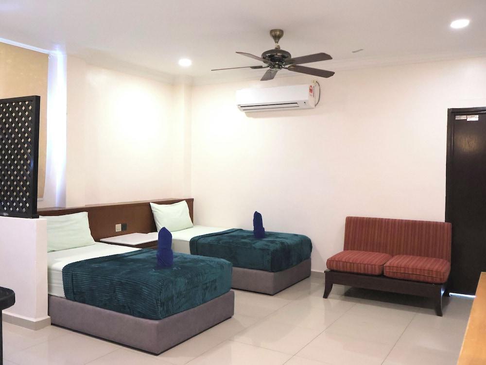 Shell Out Cenang Beach Resort Room Type - Studio (Twin)