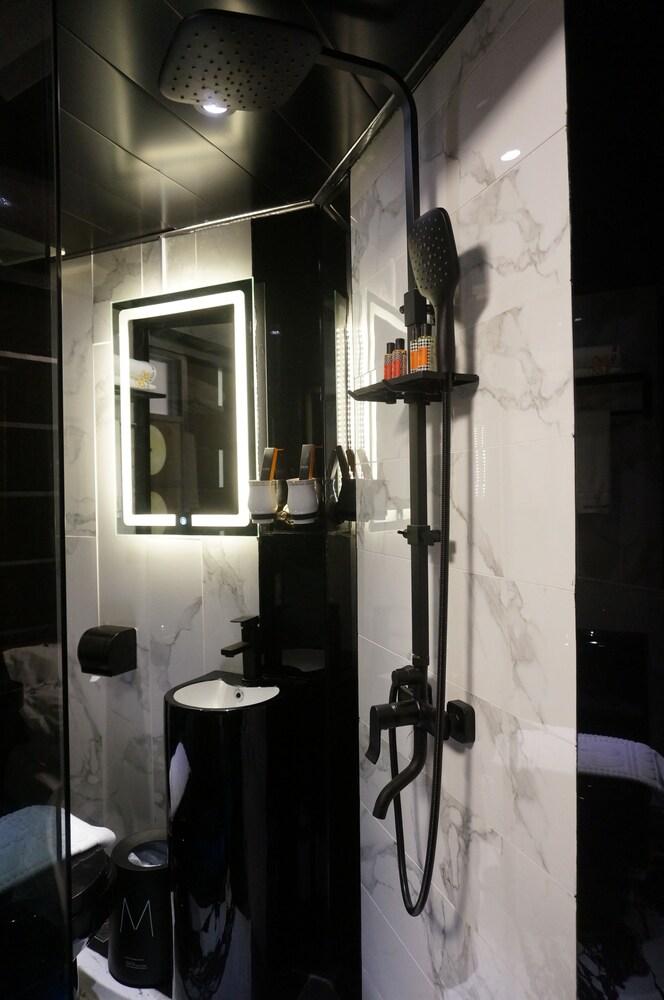 Star City Hotel - Tsim Sha Tsui - Tap to explore photos
