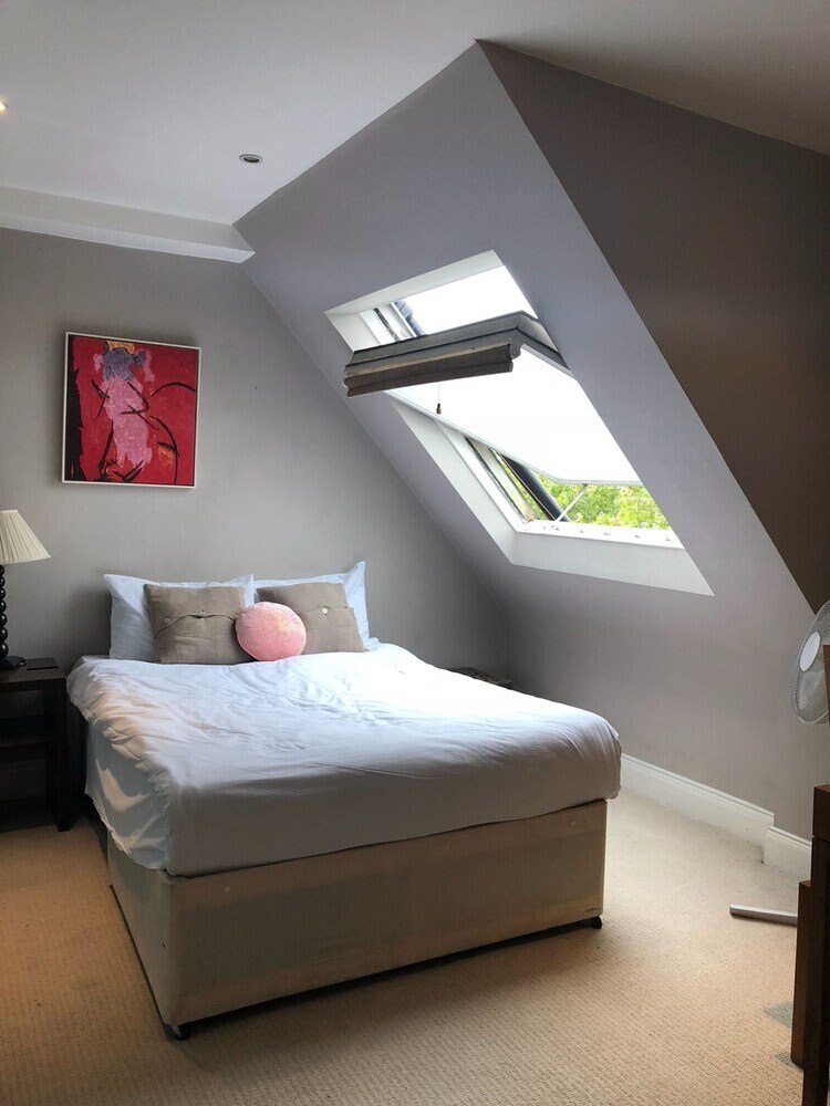 Beaufort Gardens Apartment - Tap to explore photos