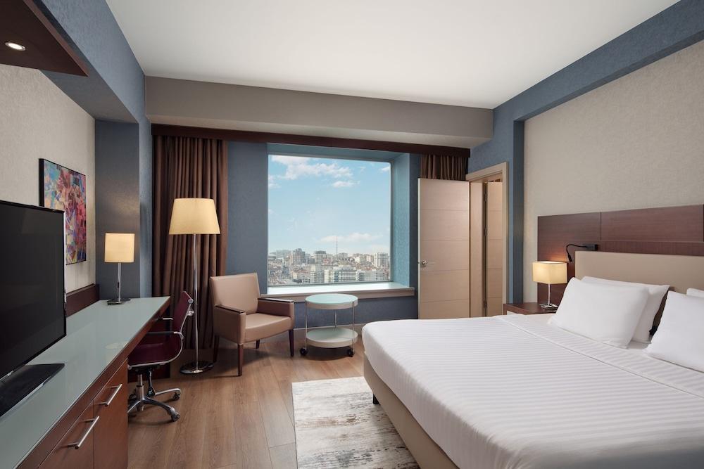 Delta Hotels Istanbul West Room Type - Suite, 1 Bedroom, Kitchen