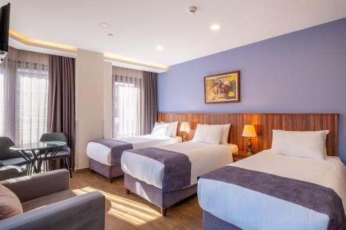 La Wisteria Boutique Hotel Istanbul Room Type - Corner Triple Room