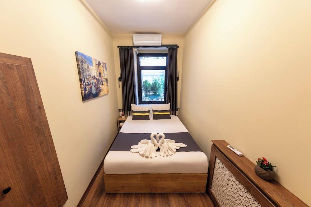 Royal Taksim Suites Room Type - Suite with Garden View Royal Taksim Suites Room Type - Suite with Garden View