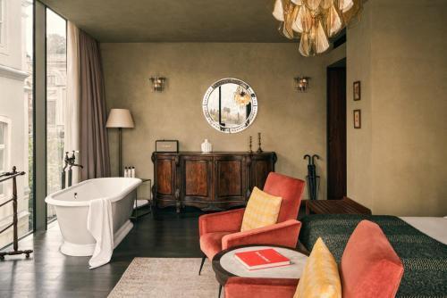 Soho House Istanbul Room Type - Medium Plus Room