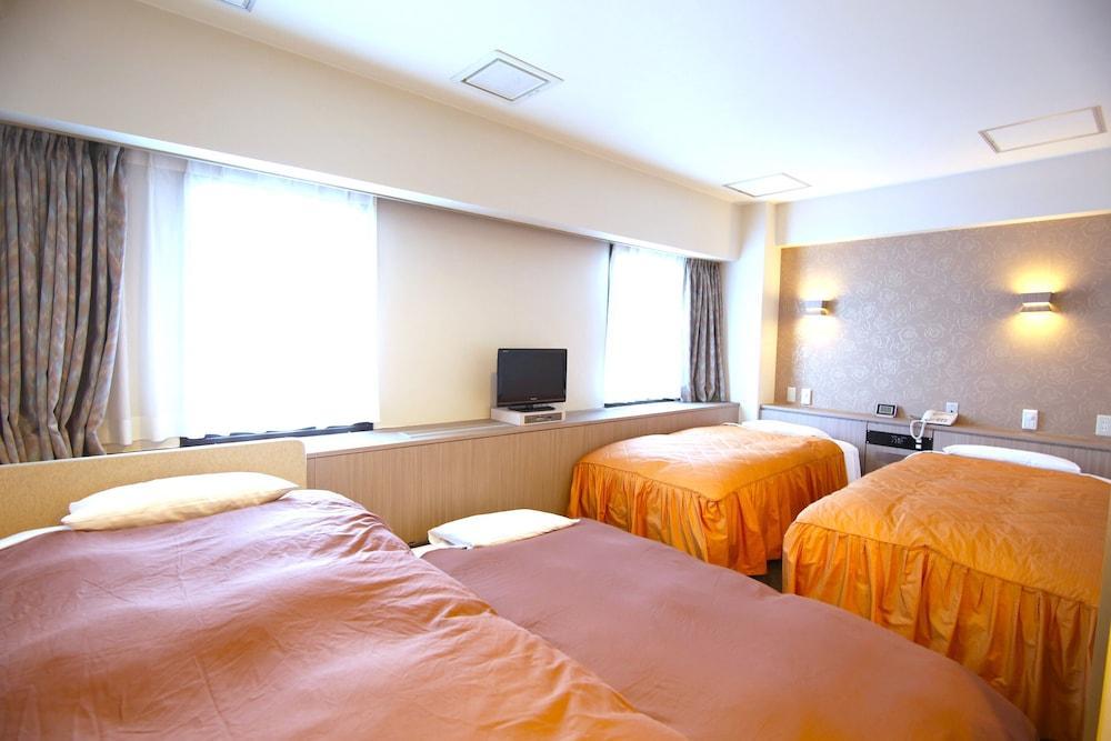 Hotel Sun City Ikebukuro Room Type - Twin Room, Smoking 4th For 4 Guests