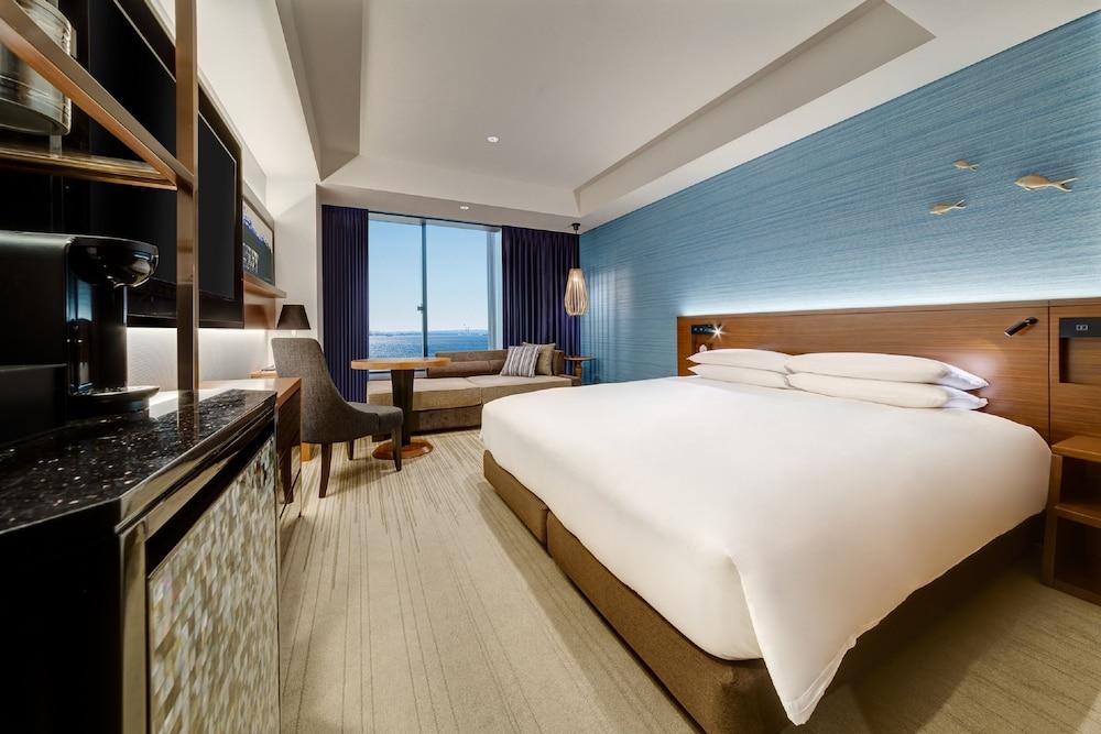 Hyatt Regency Tokyo Bay Room Type - Club Room, 1 King Bed, Ocean View Hyatt Regency Tokyo Bay Room Type - Club Room, 1 King Bed, Ocean View