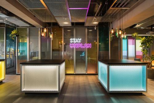 UNPLAN Shinjuku – Hostel - Tap to explore photos