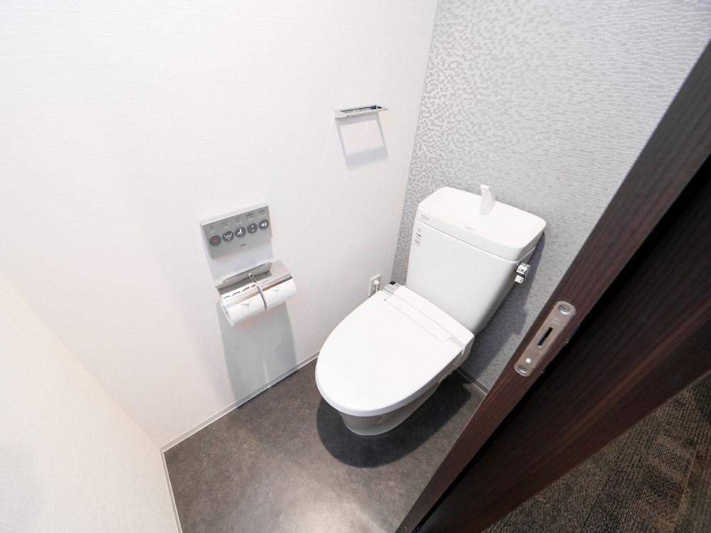 HOTEL LiVEMAX Nihonbashi Koamicho - Tap to explore photos