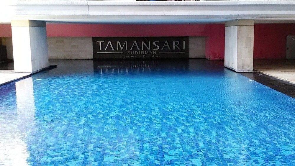 Pool View Studio Apartment Tamansari Sudirman - Tap to explore photos