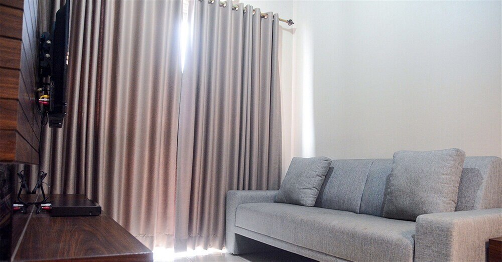 Great Location 2BR Maple Park Apartment - Tap to explore photos