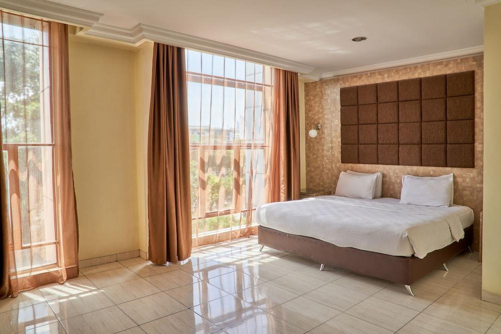 Alia Boutique Pasar Baru Room Type - Executive Double Room