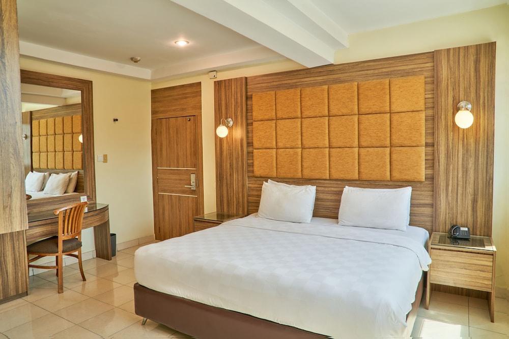 Alia Boutique Pasar Baru Room Type - Superior Double Room