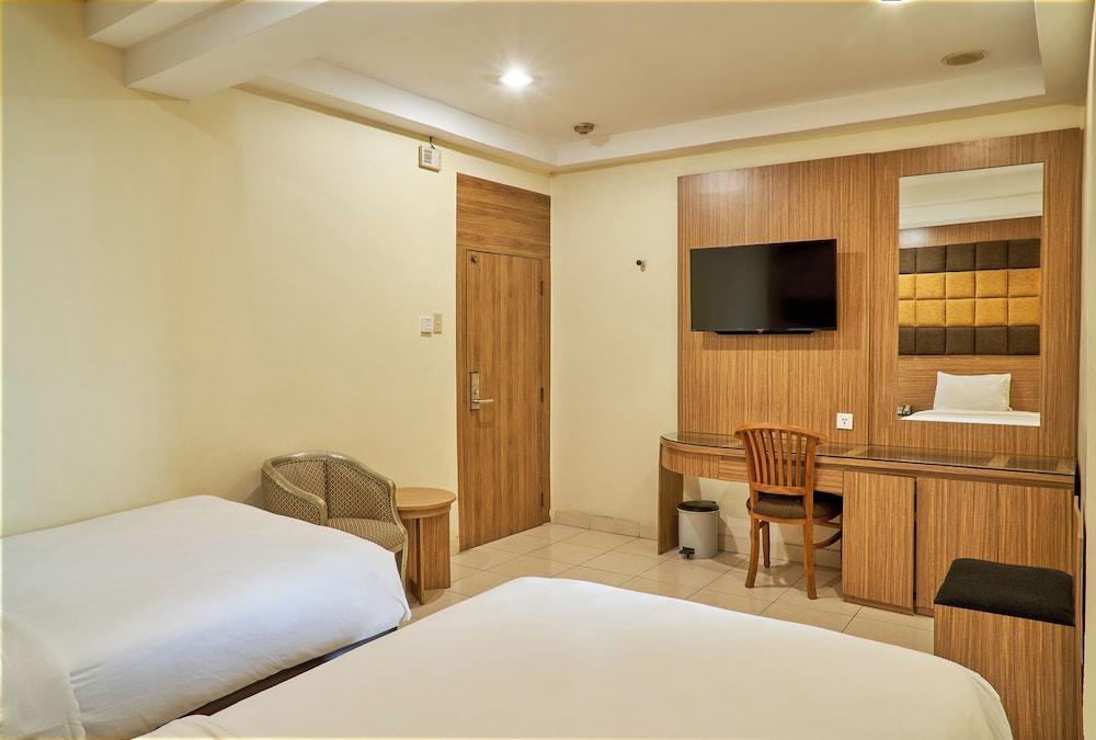 Alia Boutique Pasar Baru Room Type - Superior Twin Room
