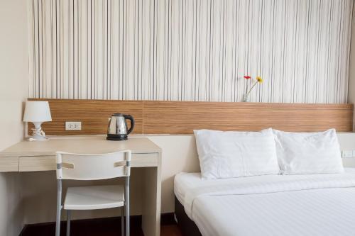 Snooze Hotel Thonglor Bangkok - Tap to explore photos