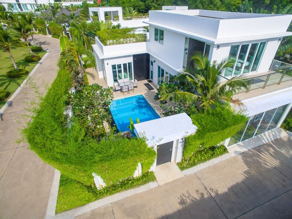 Premium Pool Villas Pattaya Room Type - Three-Bedroom Villa with Private Pool Premium Pool Villas Pattaya Room Type - Three-Bedroom Villa with Private Pool