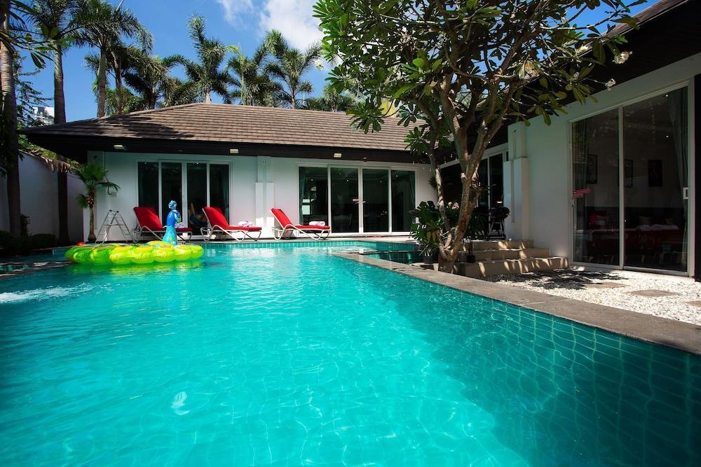 Premium Pool Villas Pattaya Room Type - Four Bedroom Pool Villa