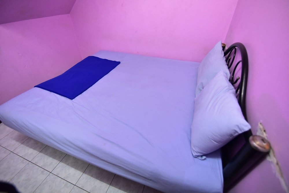 Khaosan Rainbow Hostel - Tap to explore photos
