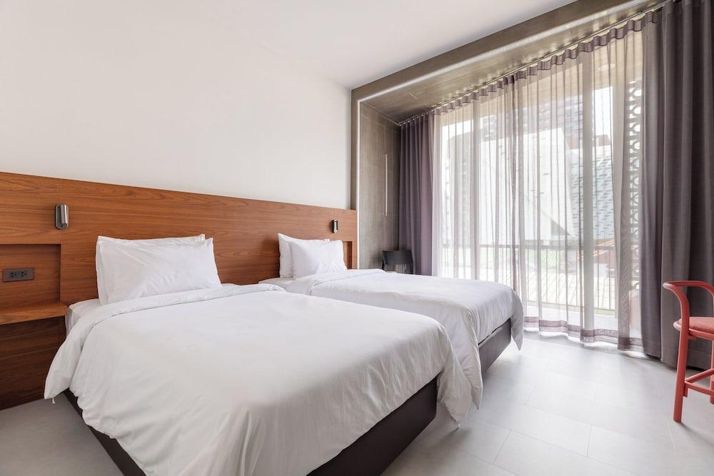 Reno Hotel Bangkok Room Type - Deluxe Twin Room